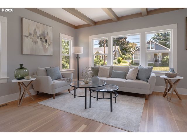 2027 N WEBSTER St, Portland, OR 97217