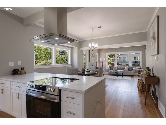 2027 N WEBSTER St, Portland, OR 97217