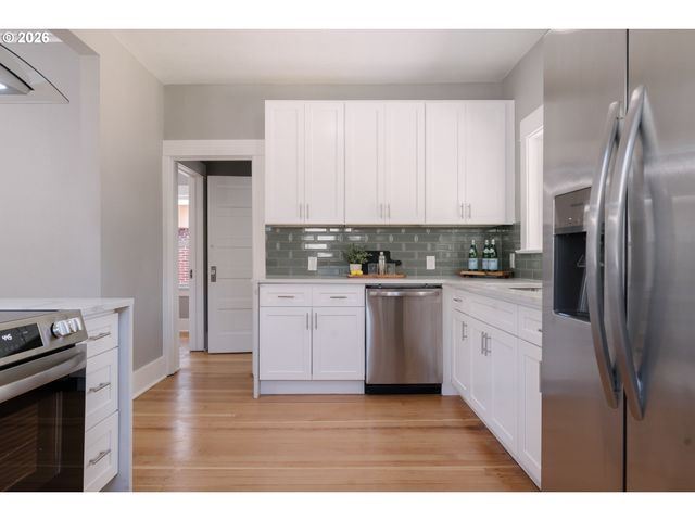 2027 N WEBSTER St, Portland, OR 97217