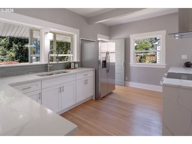 2027 N WEBSTER St, Portland, OR 97217