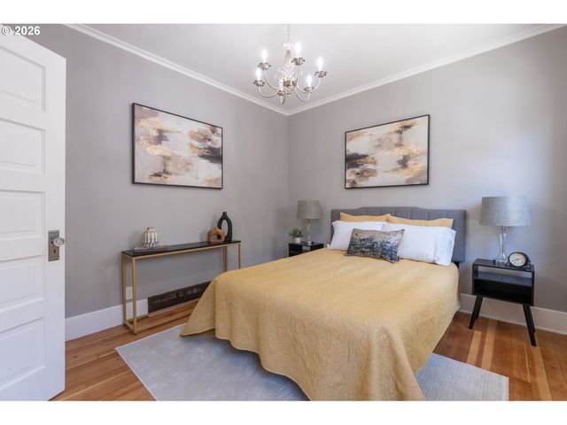 2027 N WEBSTER St, Portland, OR 97217