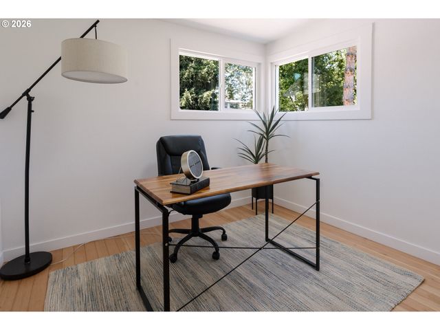 2027 N WEBSTER St, Portland, OR 97217