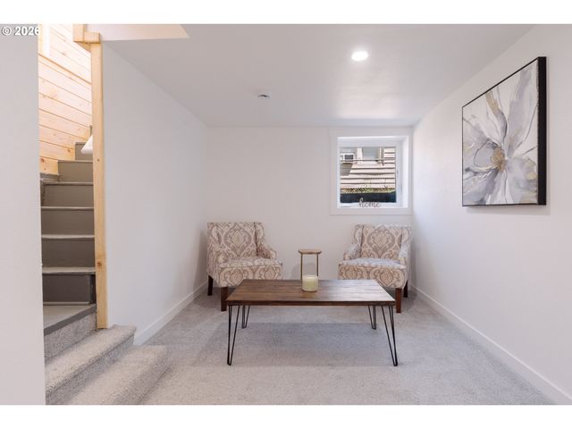 2027 N WEBSTER St, Portland, OR 97217