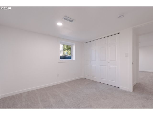 2027 N WEBSTER St, Portland, OR 97217