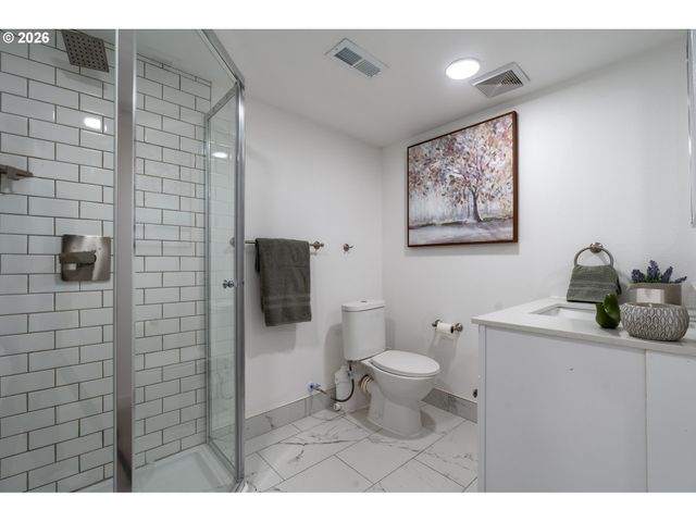 2027 N WEBSTER St, Portland, OR 97217