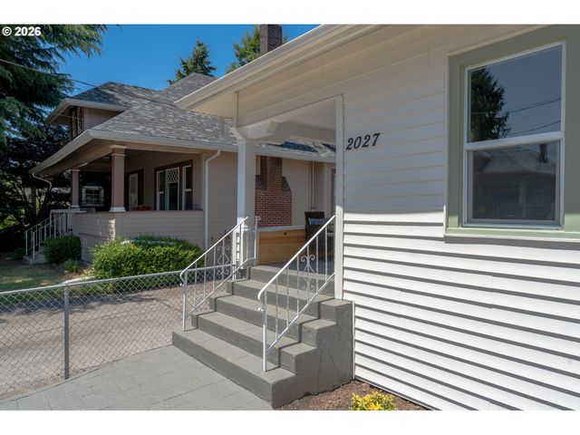2027 N WEBSTER St, Portland, OR 97217