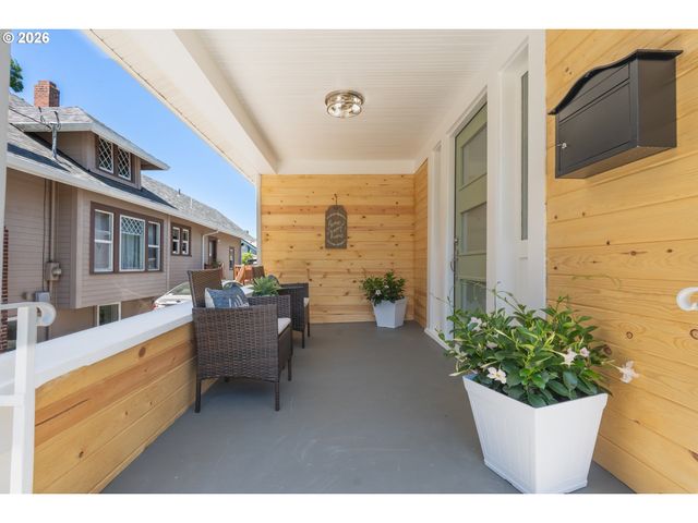 2027 N WEBSTER St, Portland, OR 97217
