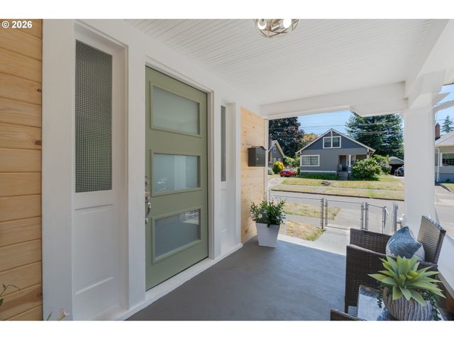 2027 N WEBSTER St, Portland, OR 97217