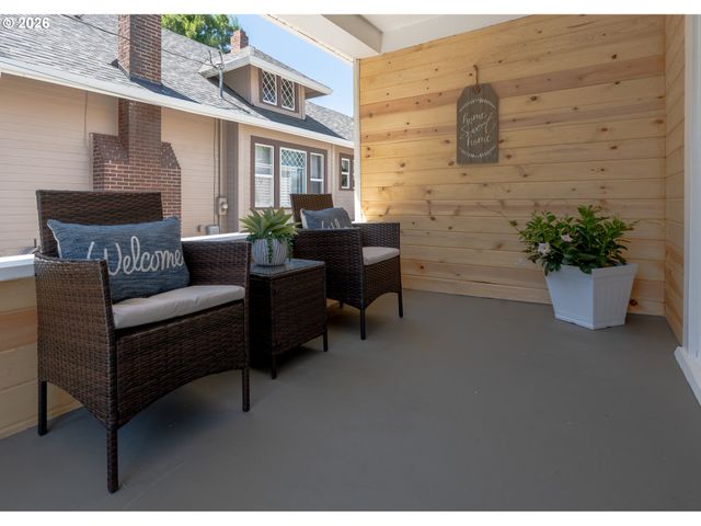 2027 N WEBSTER St, Portland, OR 97217