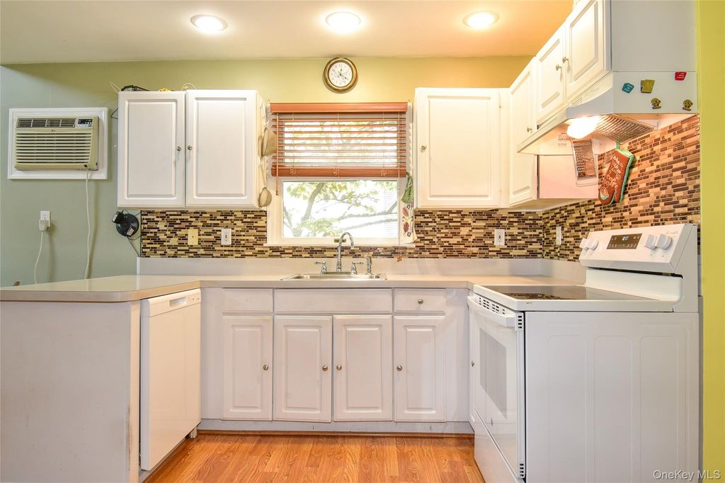 38 Montauk Road, Sound Beach, NY 11789 — photo 5