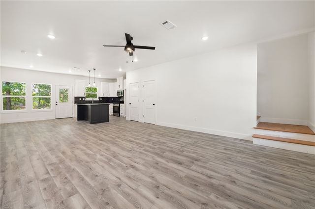 4 Leven Lane, Bella Vista, AR 72714