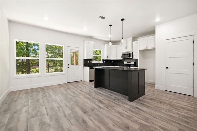 4 Leven Lane, Bella Vista, AR 72714