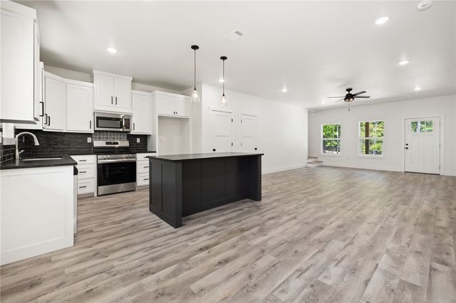 4 Leven Lane, Bella Vista, AR 72714