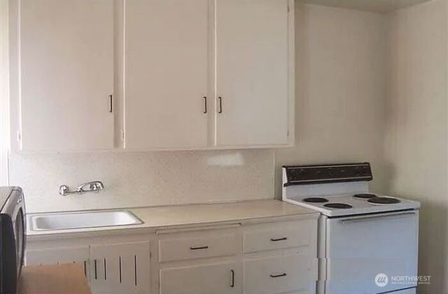 4002 2nd Avenue NE, Seattle, WA 98105