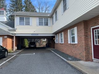 41 Locust, Northampton, MA 01060