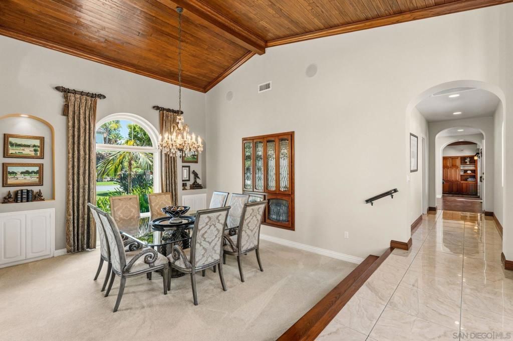 Image 12 of property listing at 5860 Calle Camposeco, Rancho Santa Fe, CA 92067