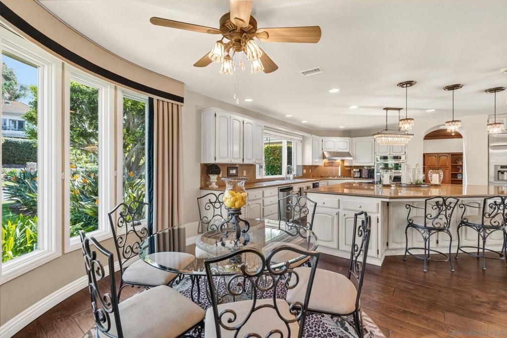 Image 13 of property listing at 5860 Calle Camposeco, Rancho Santa Fe, CA 92067