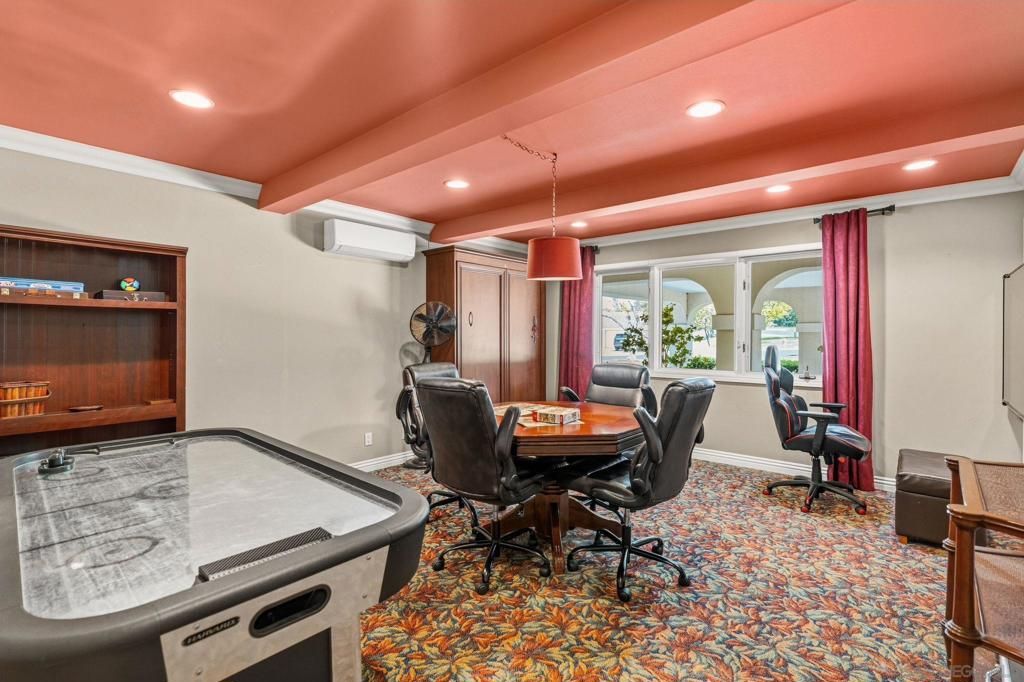 Image 21 of property listing at 5860 Calle Camposeco, Rancho Santa Fe, CA 92067