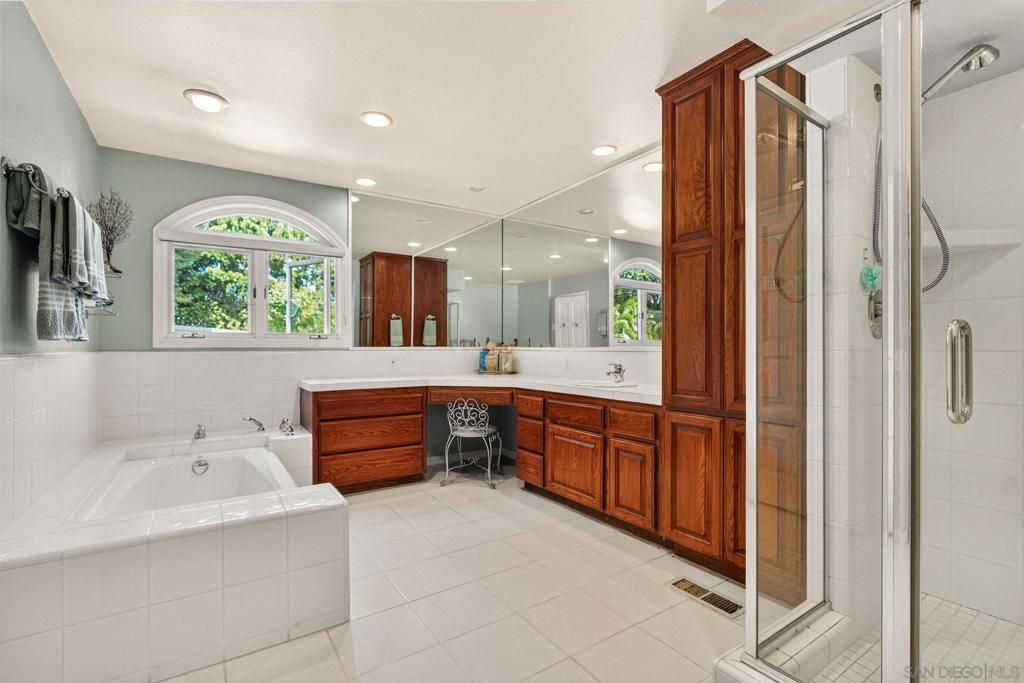 Image 25 of property listing at 5860 Calle Camposeco, Rancho Santa Fe, CA 92067