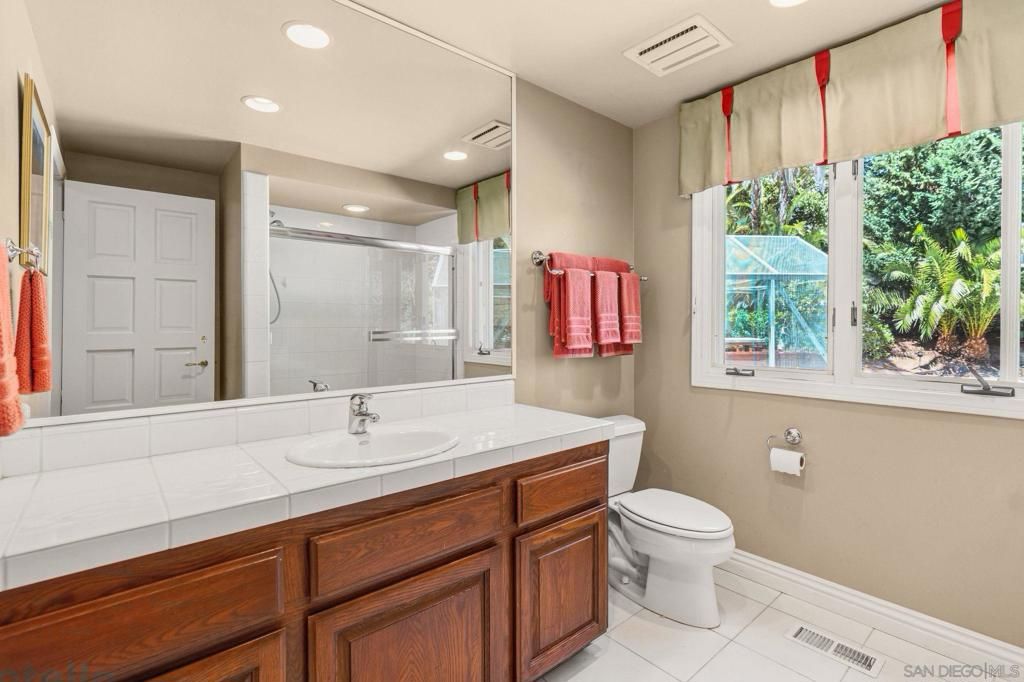 Image 27 of property listing at 5860 Calle Camposeco, Rancho Santa Fe, CA 92067