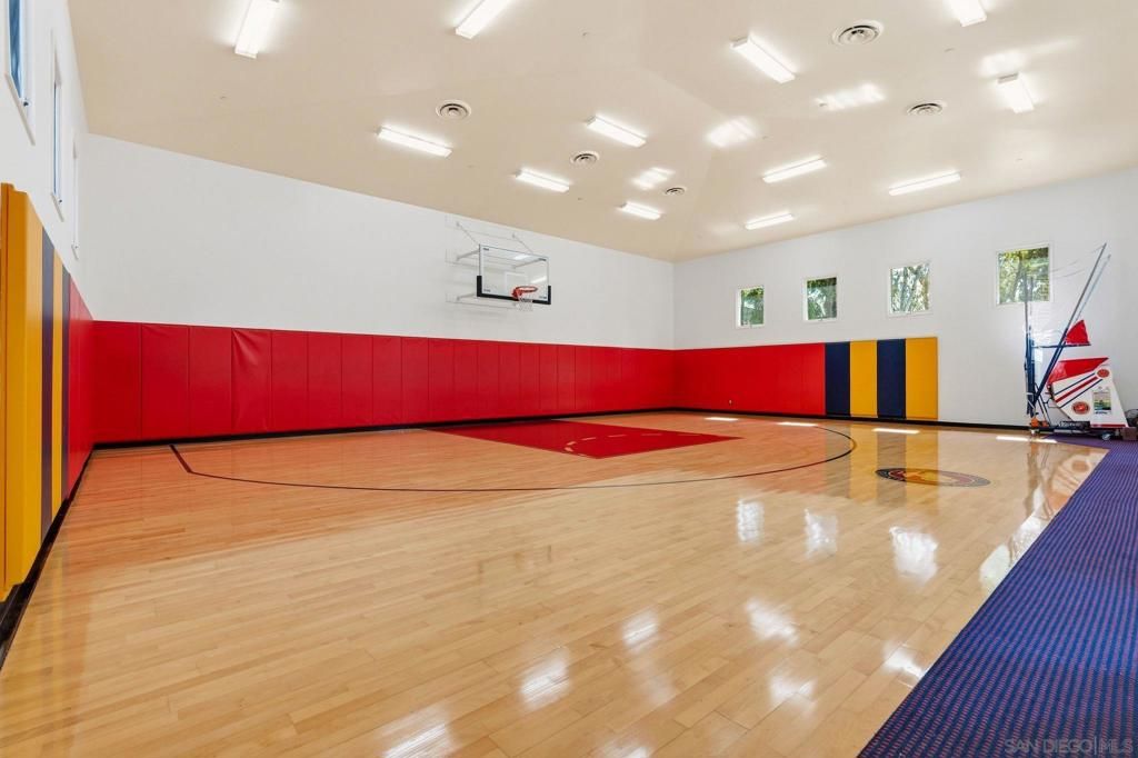 Image 49 of property listing at 5860 Calle Camposeco, Rancho Santa Fe, CA 92067