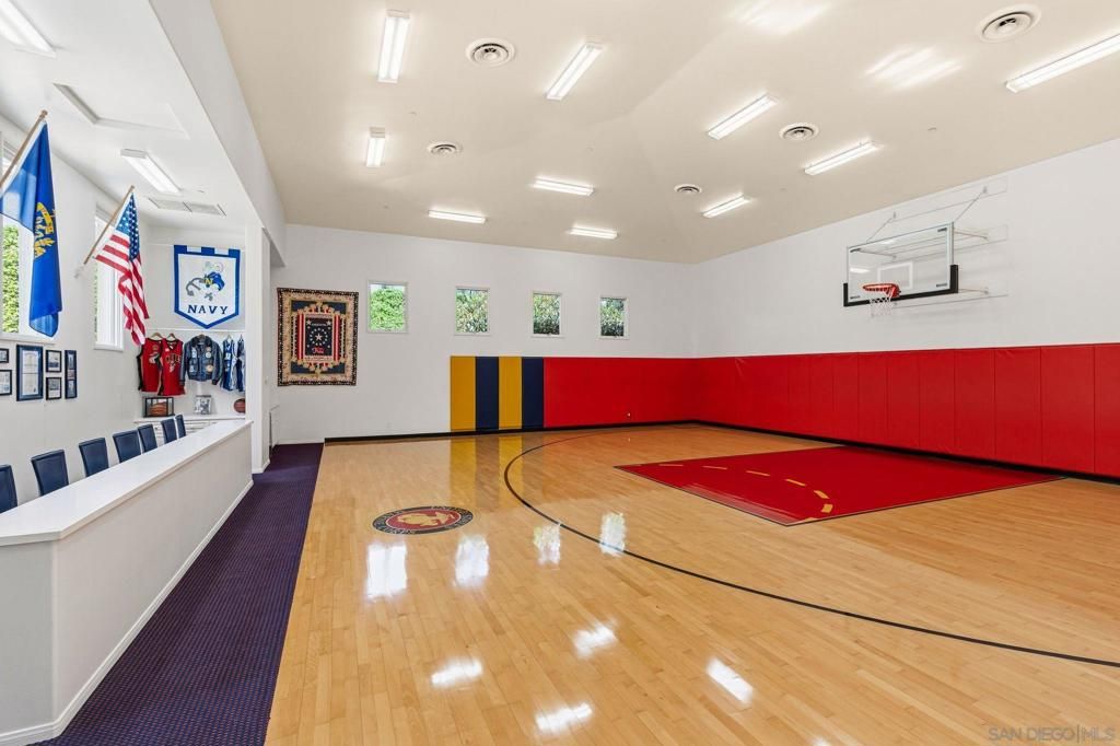 Image 50 of property listing at 5860 Calle Camposeco, Rancho Santa Fe, CA 92067