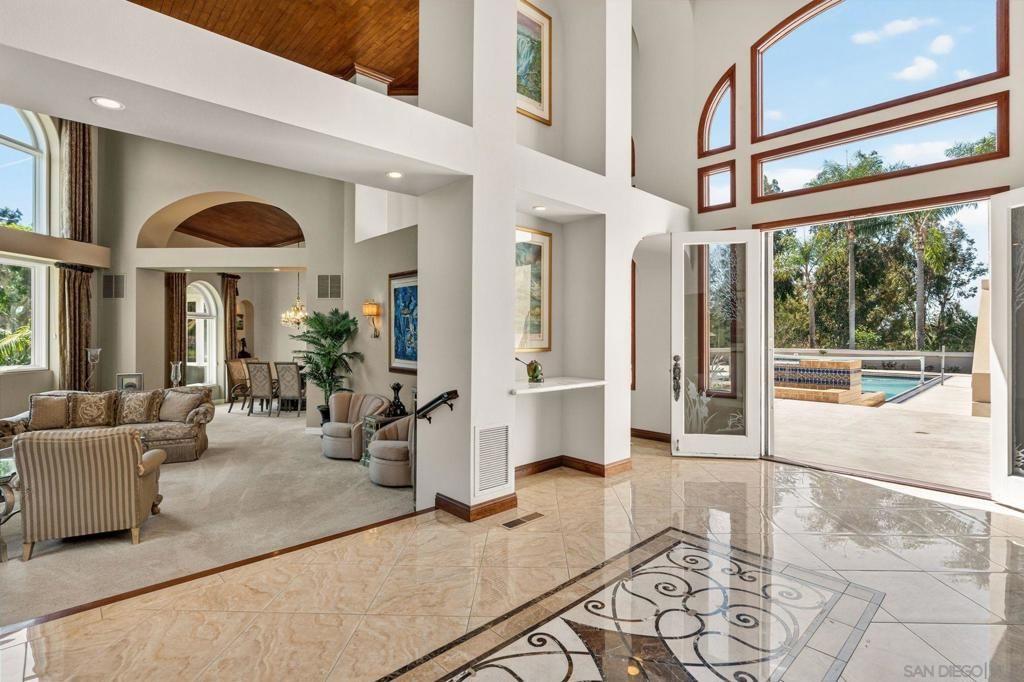 Image 8 of property listing at 5860 Calle Camposeco, Rancho Santa Fe, CA 92067