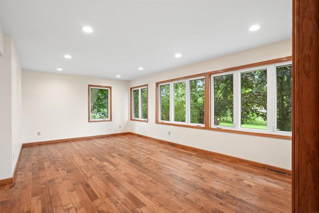 1921 Brookside Drive, Cedar Falls, IA 50613