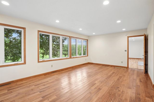 1921 Brookside Drive, Cedar Falls, IA 50613