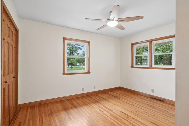 1921 Brookside Drive, Cedar Falls, IA 50613