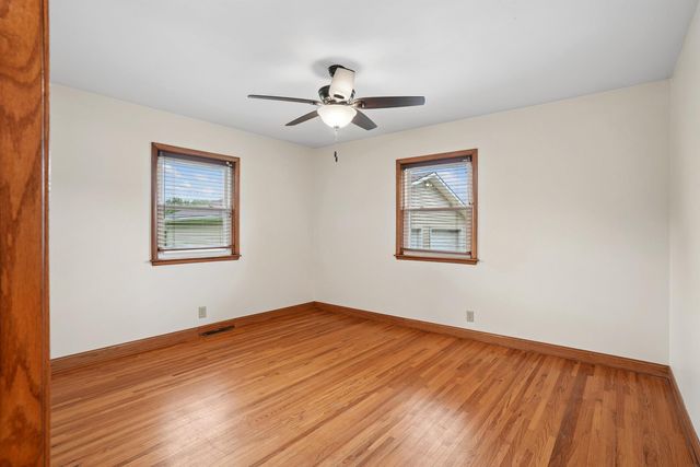 1921 Brookside Drive, Cedar Falls, IA 50613