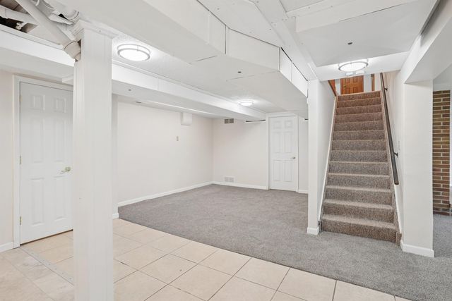 1921 Brookside Drive, Cedar Falls, IA 50613