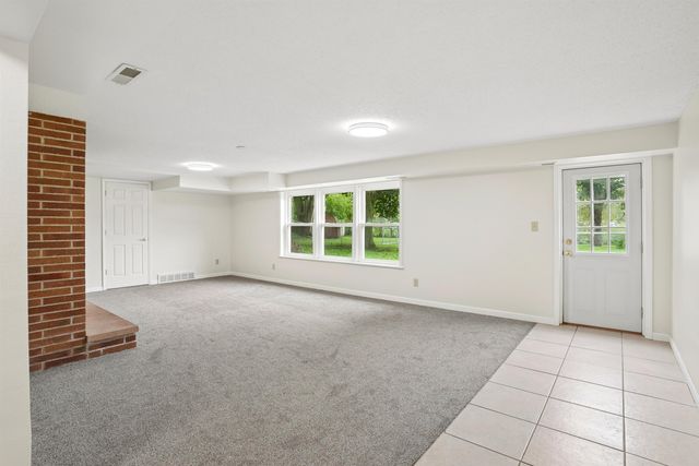 1921 Brookside Drive, Cedar Falls, IA 50613