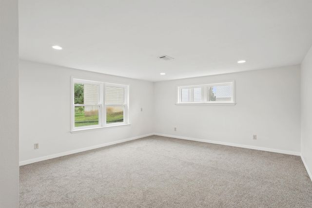 1921 Brookside Drive, Cedar Falls, IA 50613