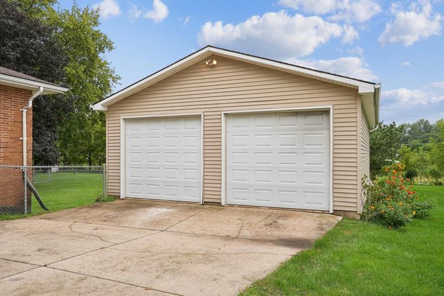 1921 Brookside Drive, Cedar Falls, IA 50613