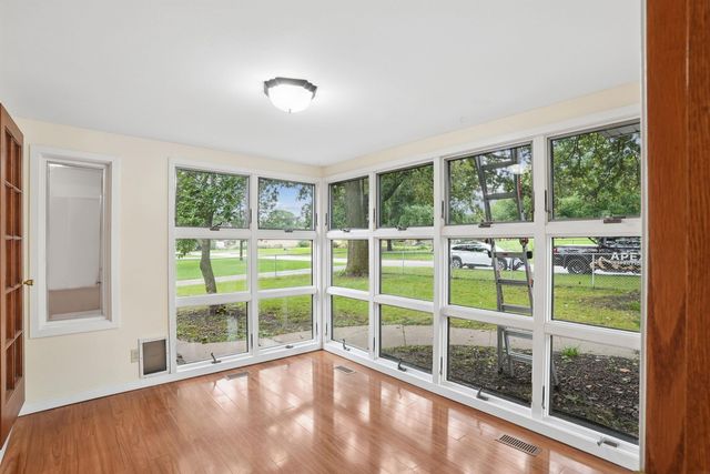 1921 Brookside Drive, Cedar Falls, IA 50613