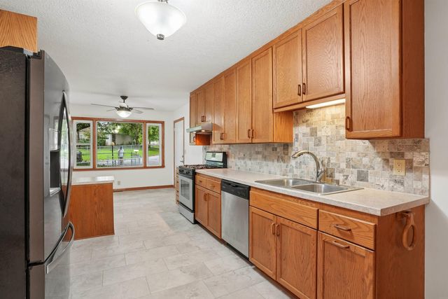 1921 Brookside Drive, Cedar Falls, IA 50613