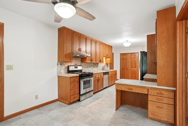 1921 Brookside Drive, Cedar Falls, IA 50613