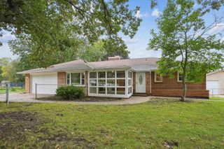 1921 Brookside Drive, Cedar Falls, IA 50613