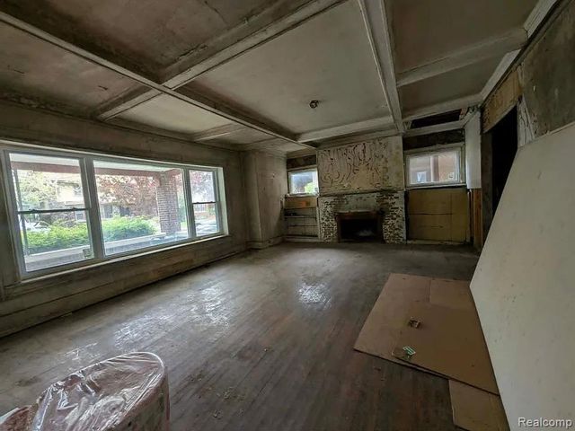 108 Massachusetts Street, Highland Park, MI 48203