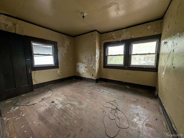 108 Massachusetts Street, Highland Park, MI 48203