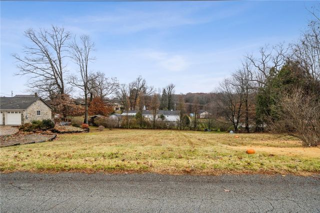 707 Melvin Dr, Hempfield Twp, PA 15601