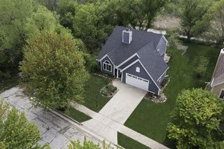 2221 Inverness DRIVE, Waukesha, WI 53186