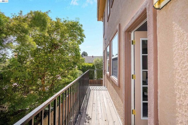 4101 Toddika Ln, Castro Valley, CA 94546