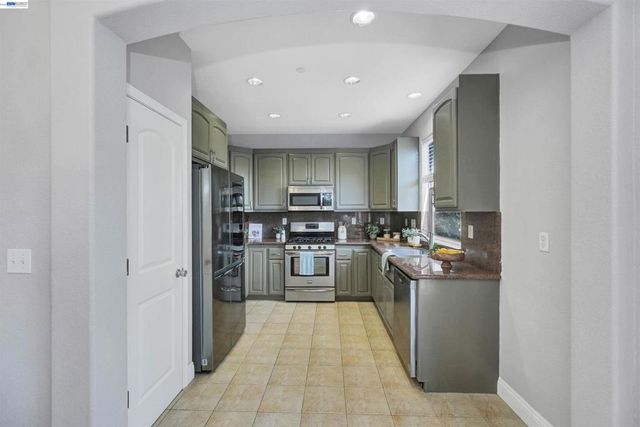 4101 Toddika Ln, Castro Valley, CA 94546