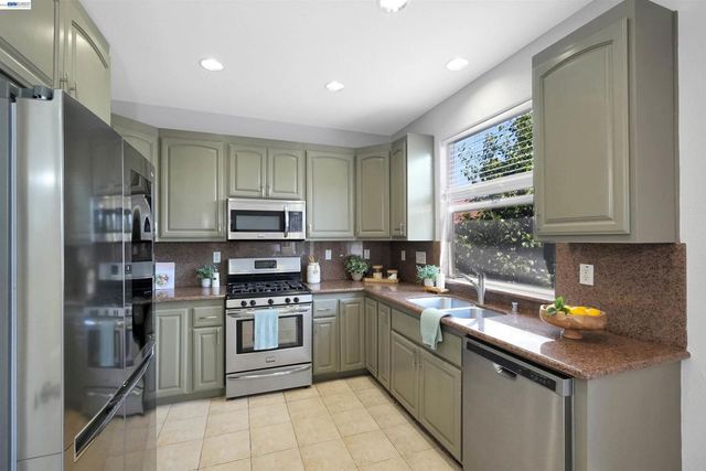 4101 Toddika Ln, Castro Valley, CA 94546