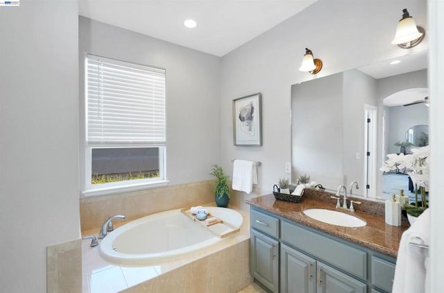 4101 Toddika Ln, Castro Valley, CA 94546