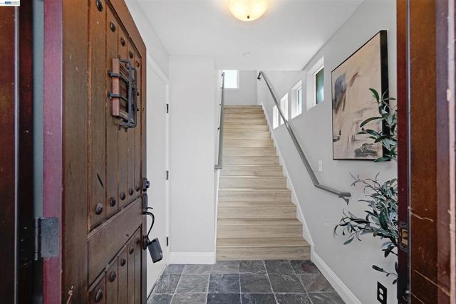 4101 Toddika Ln, Castro Valley, CA 94546