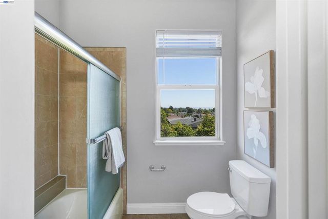 4101 Toddika Ln, Castro Valley, CA 94546
