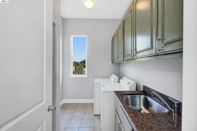 4101 Toddika Ln, Castro Valley, CA 94546